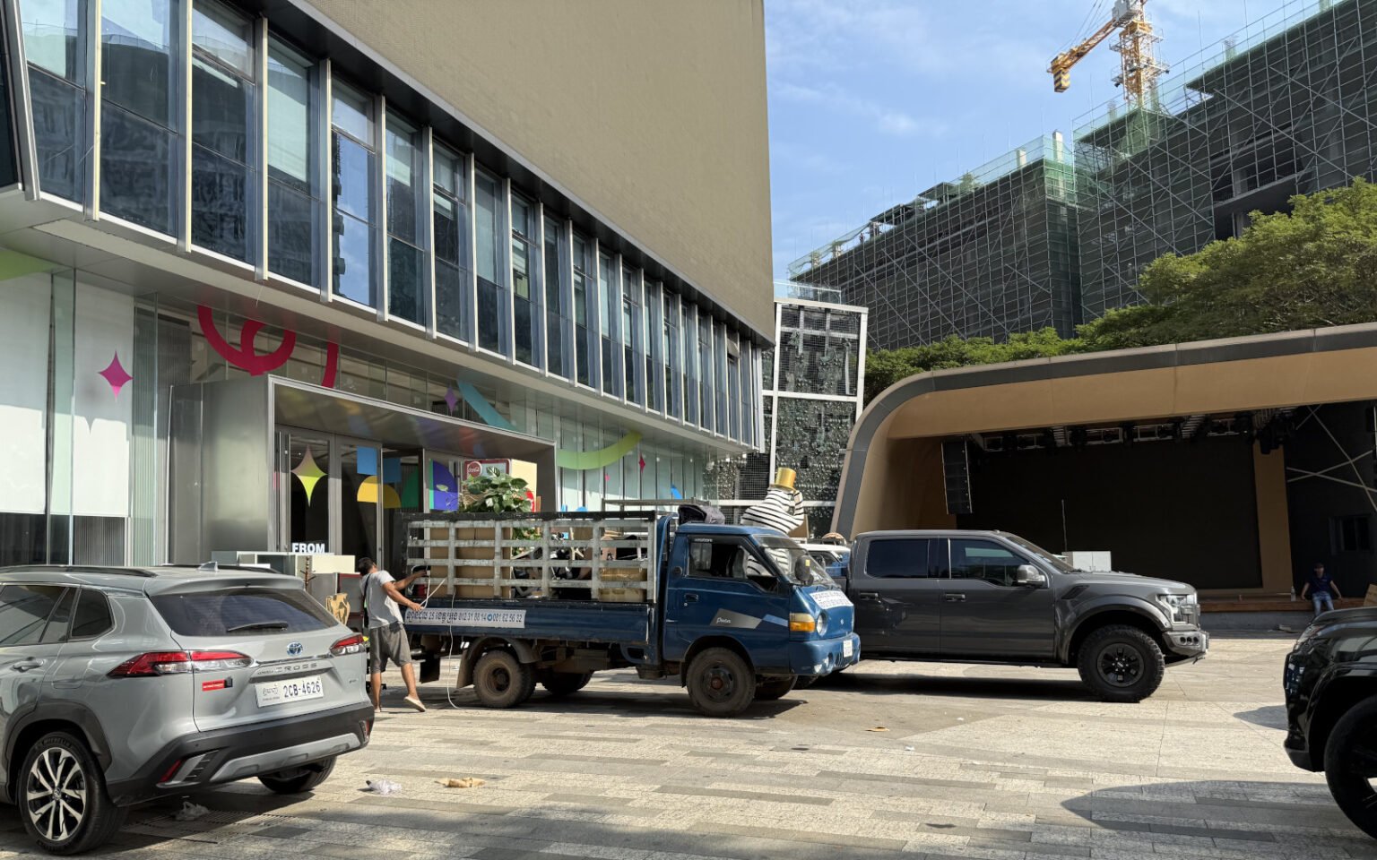Raids across Phnom Penh and surrounding areas disperse scam workers ...