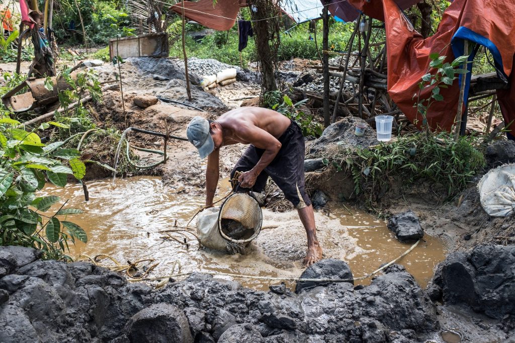 Gold rush in Asia fuels mercury pollution