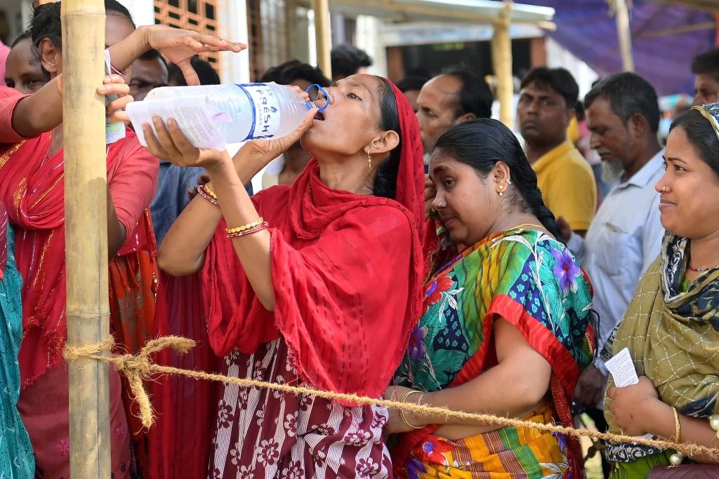Democracy meets extreme heat: The end of summer elections?