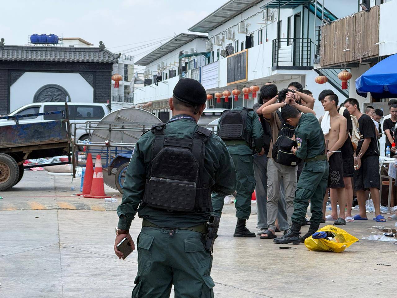 Poipet raids, firefights leave residents uneasy