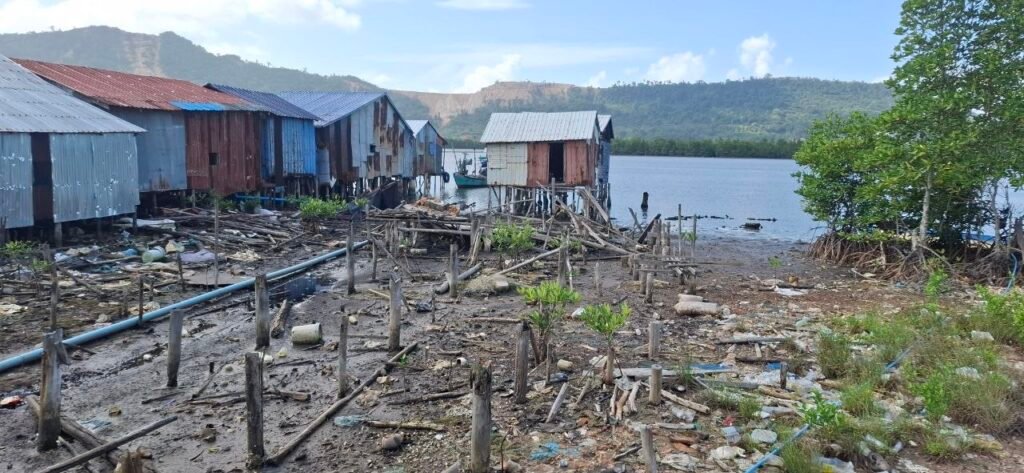 The stilts where Kao Sophy's hut used to stand before authorities removed it, in Preah Sihanouk province's Ong village on July 11, 2026. (Danielle Keeton-Olsen/Mekong Independent/Creative Commons)