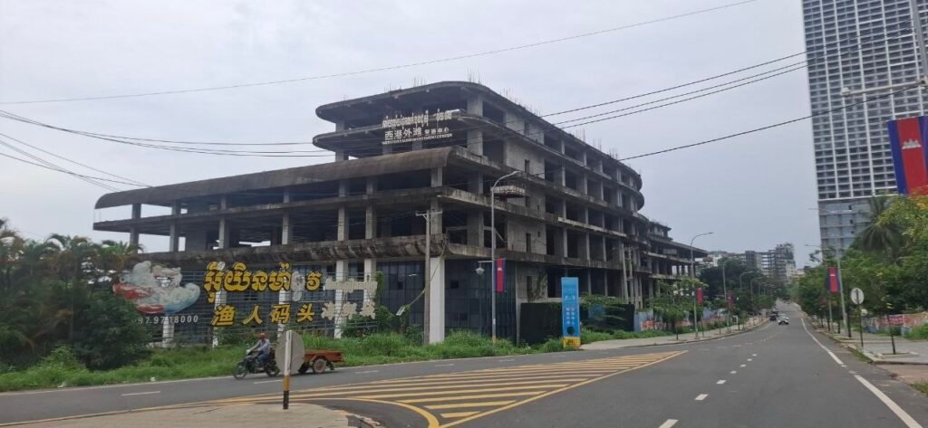 An abandoned construction project in Sihanoukville on July 12, 2026. (Danielle Keeton-Olsen/Mekong Independent/Creative Commons)